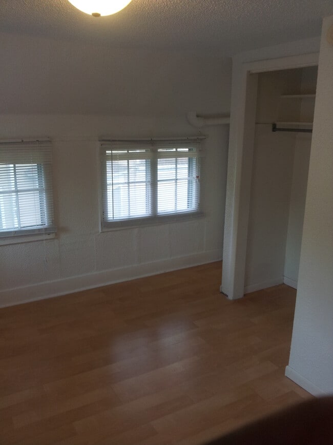 Foto del edificio - 413 W Vine St