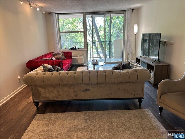 Foto del edificio - 200 Grand Cove Way