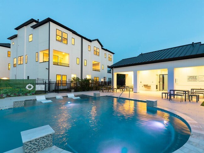 Photo - 2720 Grand Fountains Dr House