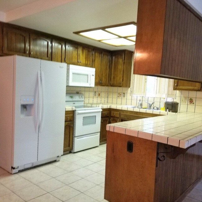 Building Photo - 7044 Bridgeport Circle