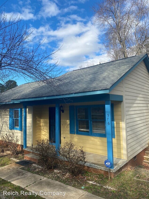 Primary Photo - 3 br, 2 bath House - 576 Old WIlkesboro Rd.