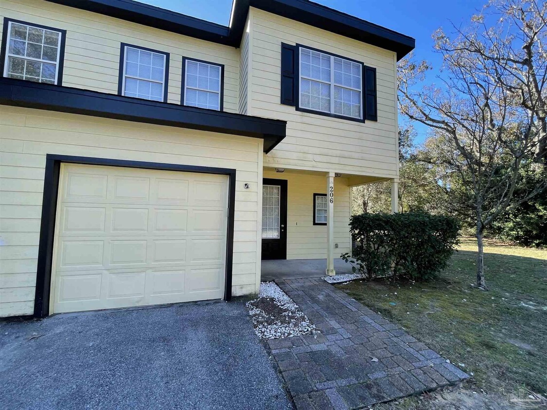 Foto principal - 7095 N Blue Angel Pkwy