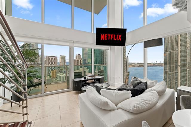 Foto del edificio - Brickell On The River