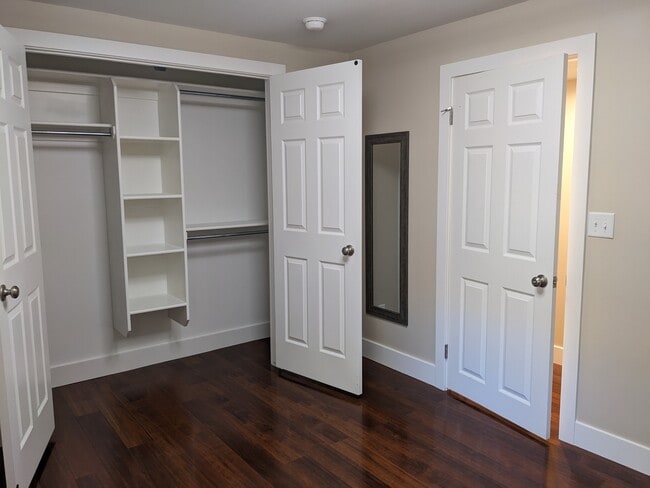 Building Photo - 8918 S Alpen Way
