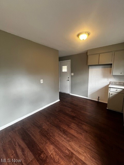 Building Photo - 2037 Brownlee Ave