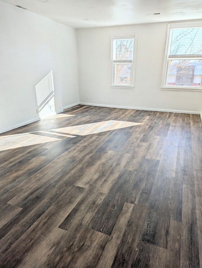Building Photo - Main514 (MBS)
