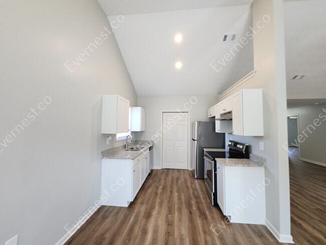 Building Photo - 520 Bridgeport Pl