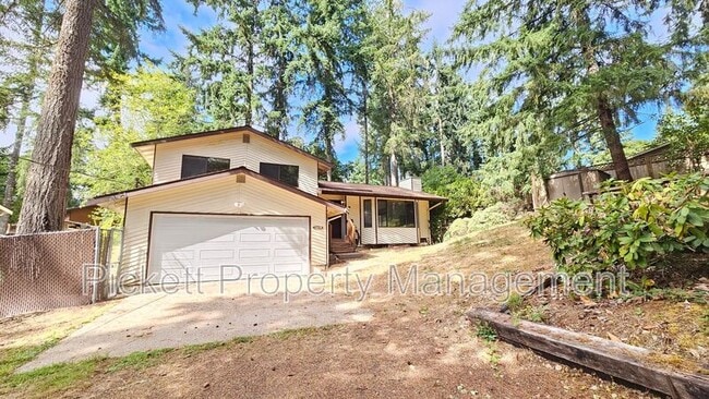 Building Photo - 13898 Chinook Cir NW
