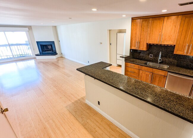 Building Photo - 3321 26th St