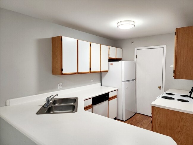Building Photo - 1412 W Clear Water Cir