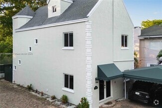 Building Photo - 3149 Mary St