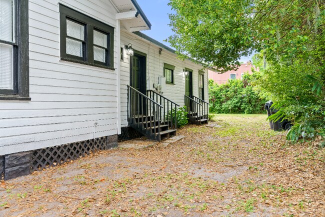Photo - 412 Harwood St Apartment