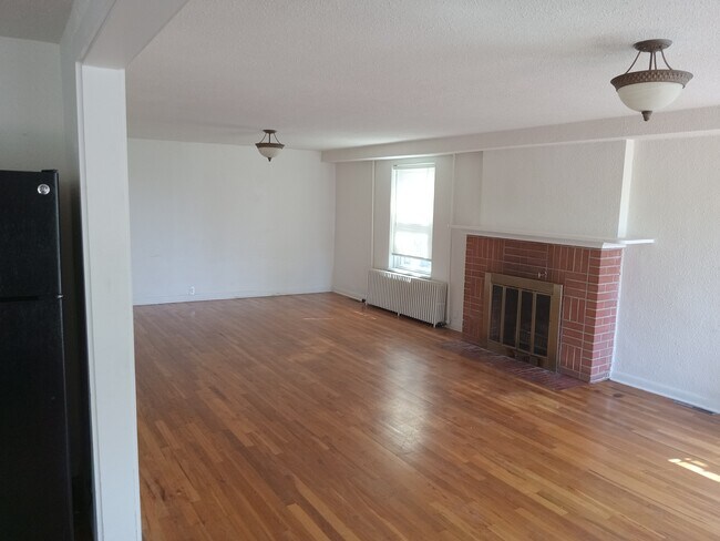 Foto del edificio - 700 W 17th St