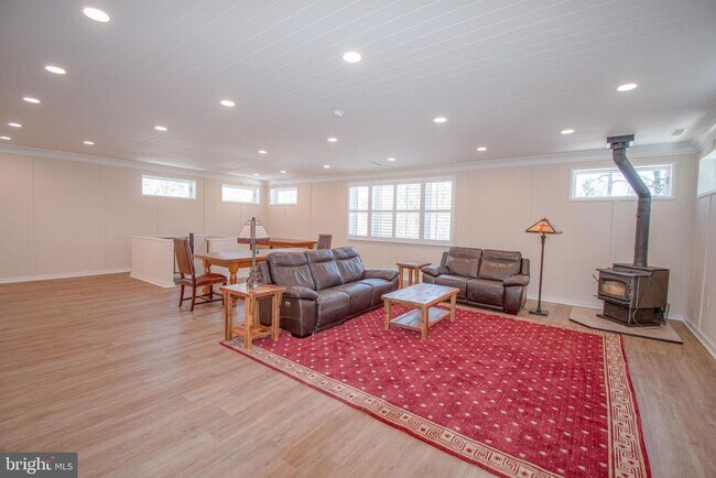 Foto del edificio - 7918 Bloomfield Rd