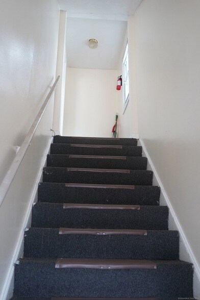 Building Photo - 219 Portsea St