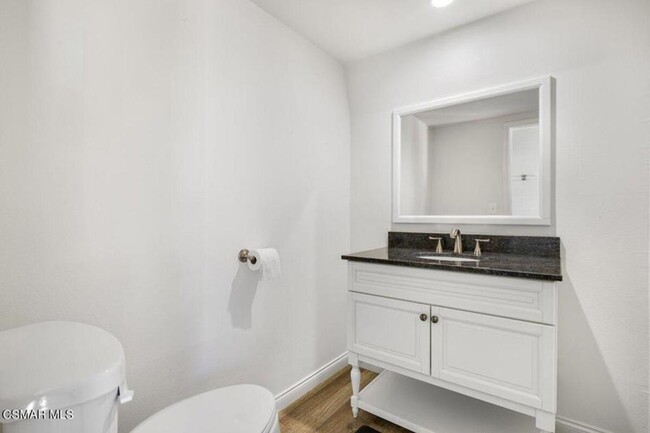 Building Photo - Standalone Small Office, Airy, Great Parki...