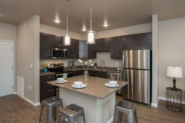 Foto del edificio - One Bedroom, One Bath Apartment, 1st floor...