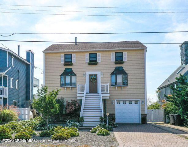 Primary Photo - 245 24th Ave