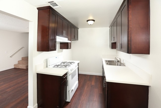 Kitchen - 2826 Cogswell Rd