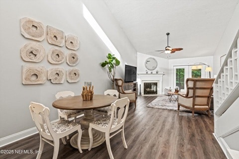 Área de comedor - 132 La Pasada Cir W