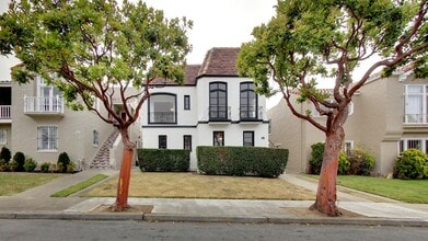 Building Photo - 3070 24th Ave