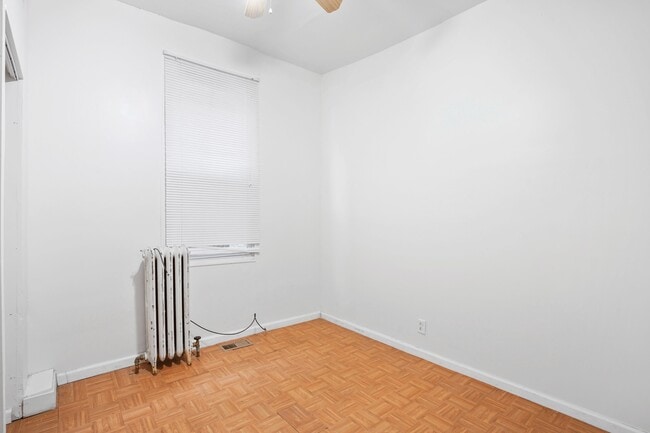 Foto del edificio - 1709 W Montgomery Ave