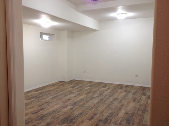 sala de estar - 2140 SW 35th Pl. (H)