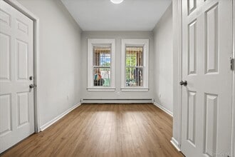 Building Photo - 325 Autumn Ave