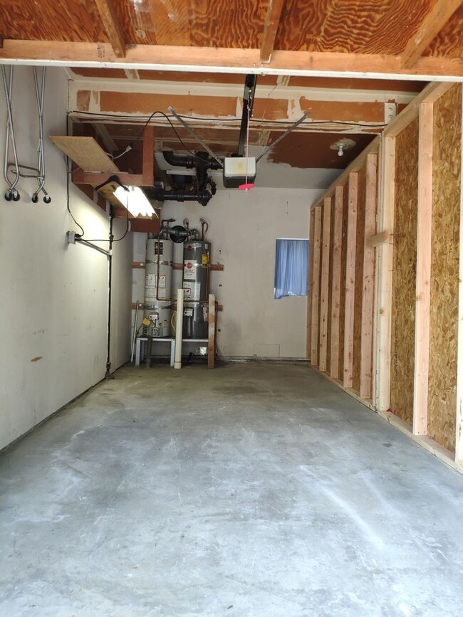 Building Photo - 816 Opal Dr