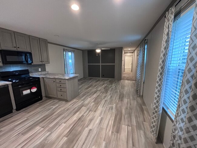 Foto del edificio - 14566 Red Bud Trail N