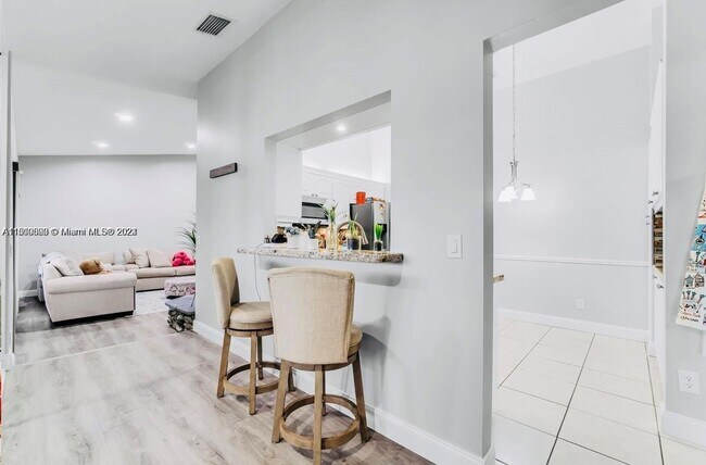 Foto del edificio - 6981 W Wedgewood Ave