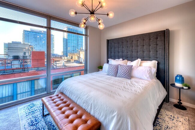 Foto del edificio - 649 S Clark St