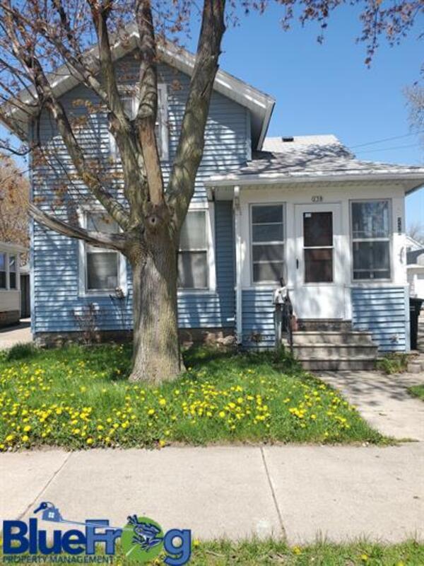 Primary Photo - 238 W 8th Ave