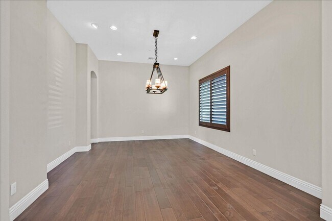 Foto del edificio - Custom Luxury Home with Strip and Mountain Views!