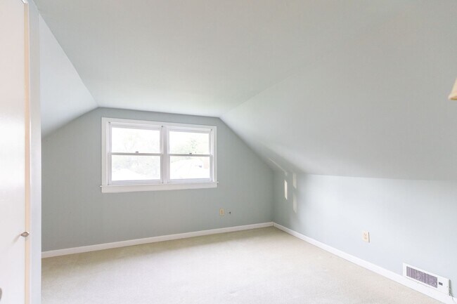 Foto del edificio - Cute, 4 Bedroom, 2 Bathroom Single family ...