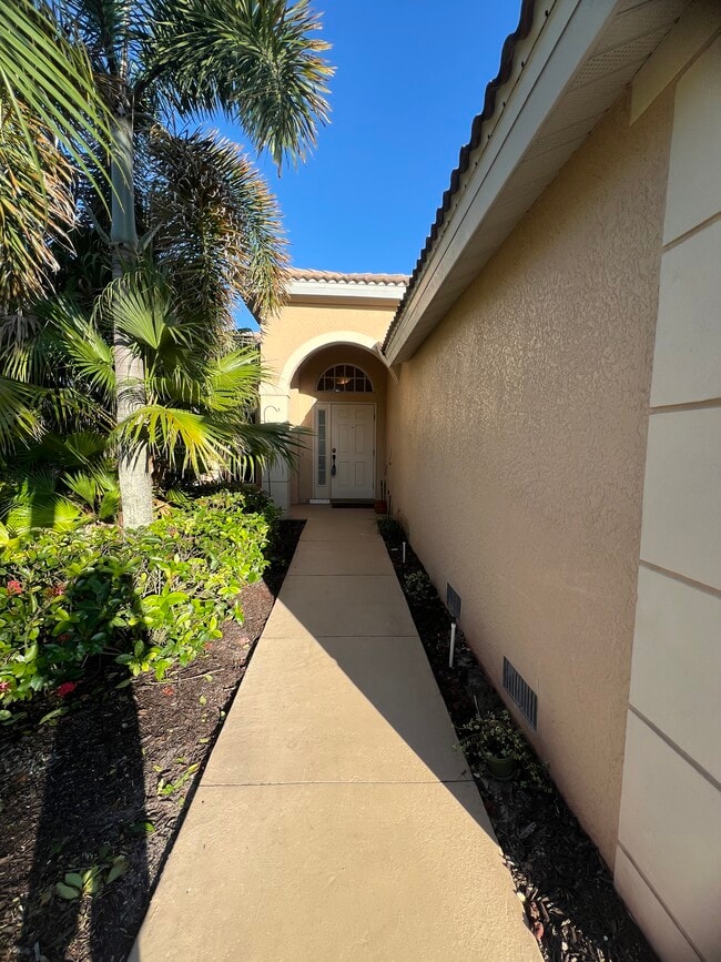 Building Photo - 13988 Village Creek Dr