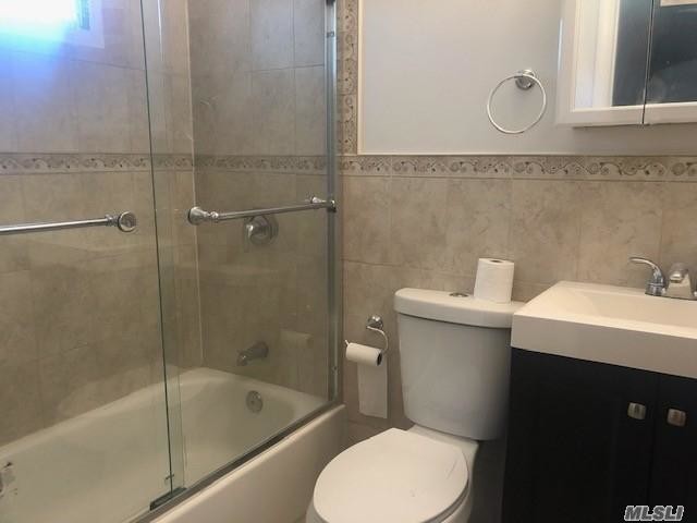 Building Photo - 3 bedroom in Massapequa NY 11758