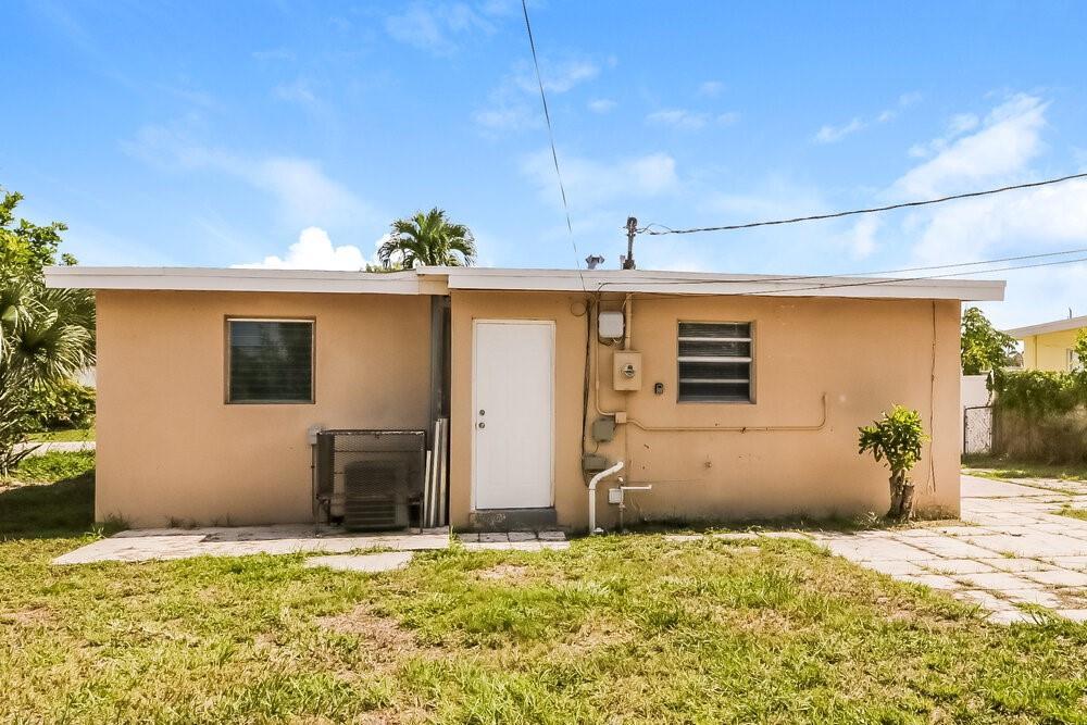 Photo - 5641 Honeysuckle Dr (West Palm Beach, FL)