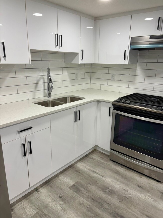 Building Photo - 2221-158A 158A St SW