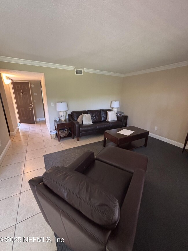 Building Photo - 836 Shoreline Cir