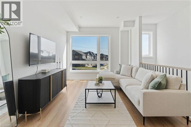 Photo du bâtiment - 55 TOM BROWN Dr