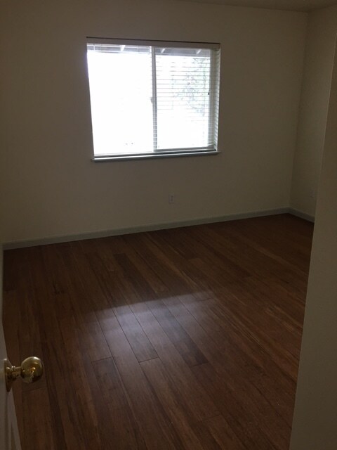 Foto del edificio - Condo close to downtown