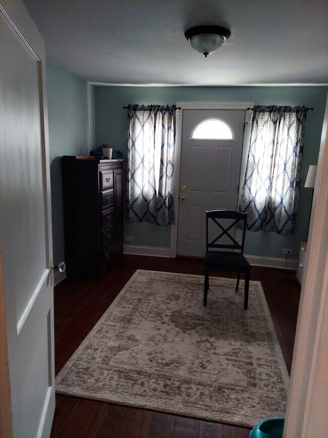 Office - 5445 N Lotus Ave