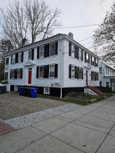 Primary Photo - 102 State St