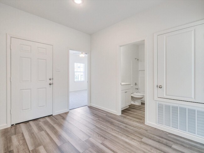 Foto del edificio - 1553 Shadow Hawk Dr