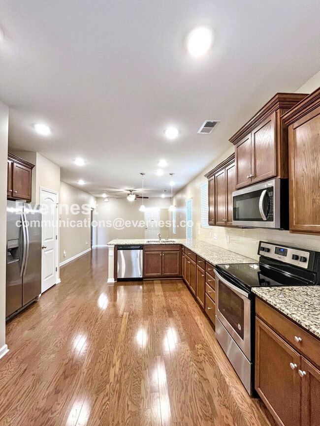 Foto del edificio - 3724 Hoggett Ford Rd