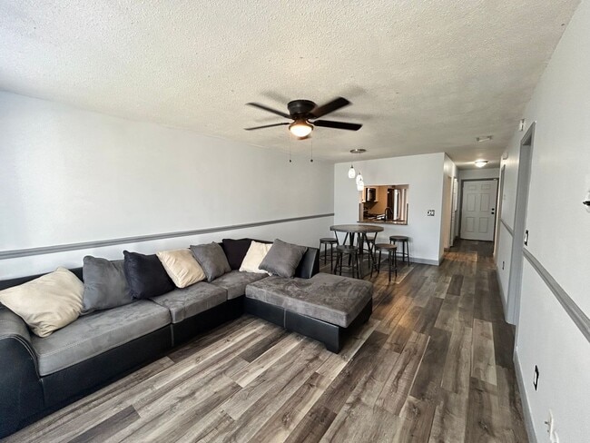 Building Photo - Upgraded 2BD/2BA Condo in Central Orlando!!