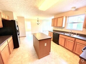 Building Photo - 129 Sapphire Ice Dr