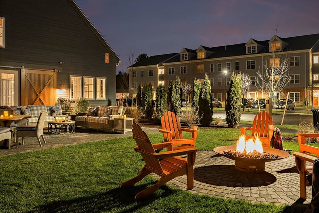 Building Photo - Avana East Main