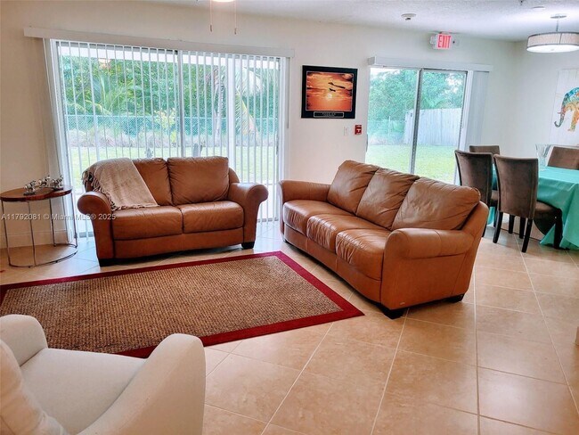 Foto del edificio - 10374 Sleepy Brook Way